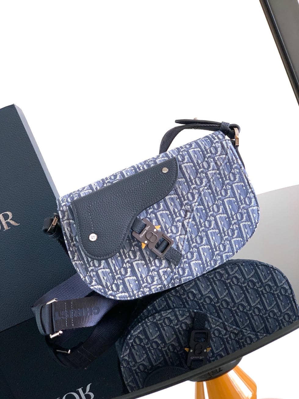 00116 Dior Man Bag
